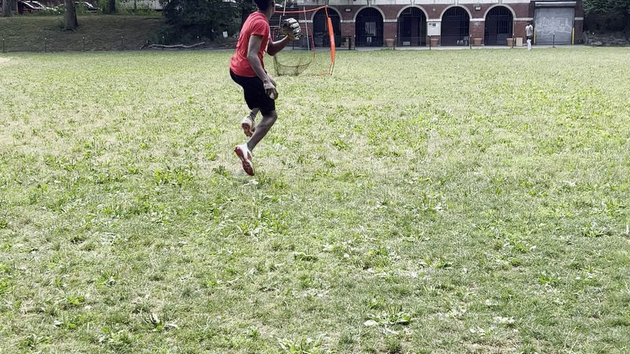 Erik Ballenilla throwing 96mph on run & guns!!